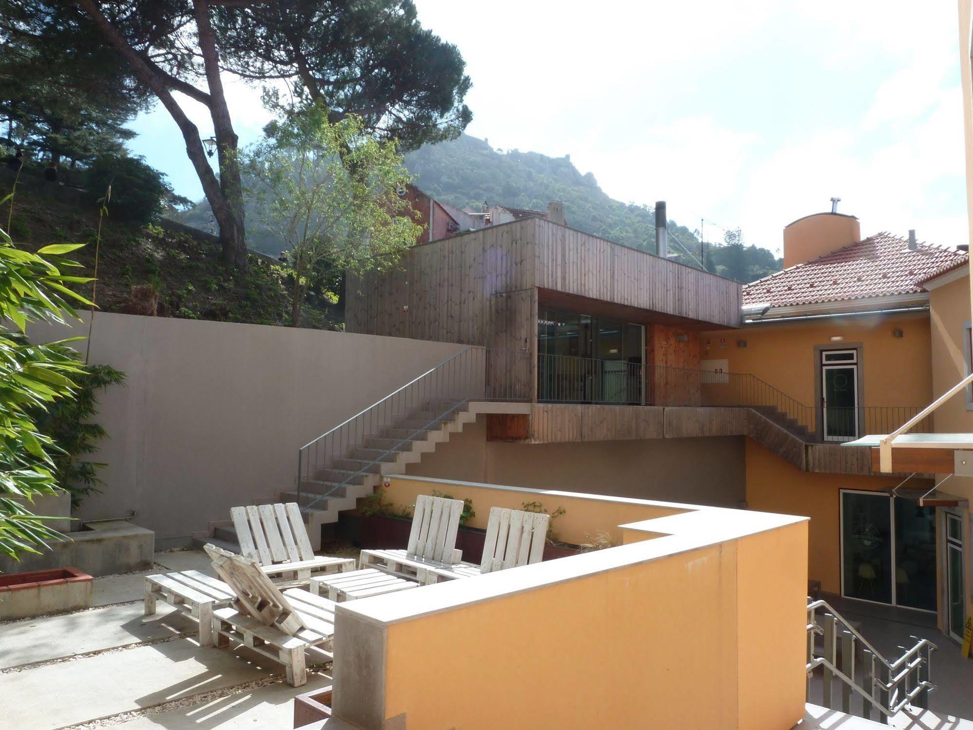 Moon Hill By Joivy Hostel Sintra Exterior photo
