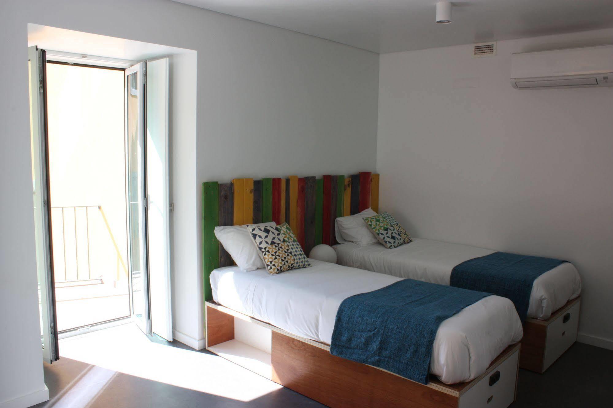 Moon Hill By Joivy Hostel Sintra Exterior photo