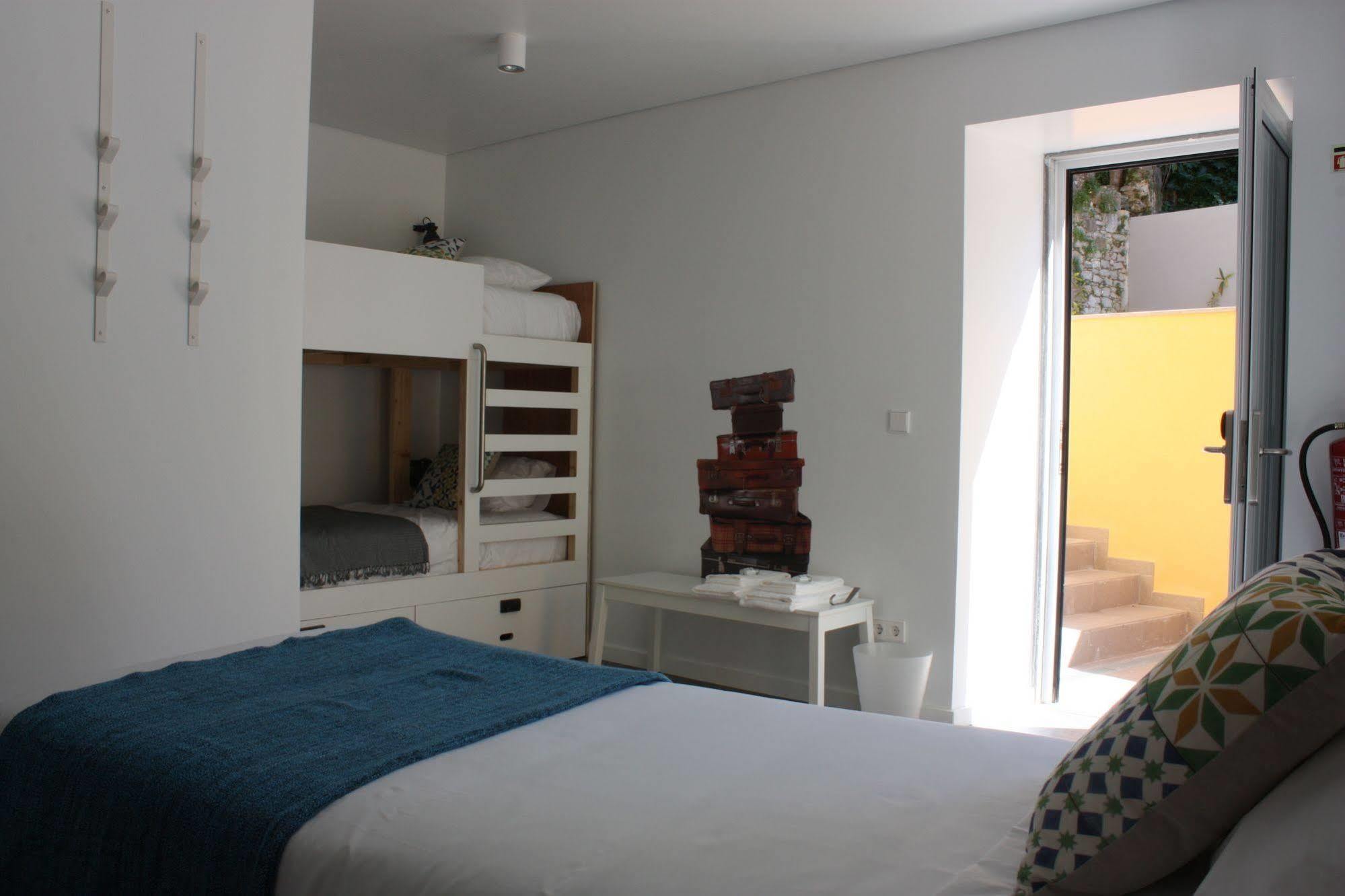 Moon Hill By Joivy Hostel Sintra Exterior photo